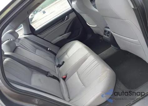 2018 Honda Accord Touring 2.0T z USA, uszkodzony, nr VIN 1HGCV2F94JA019664